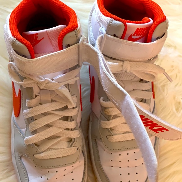 Gently used Nike Court Borough mid 2 size 5 - Picture 5 of 7